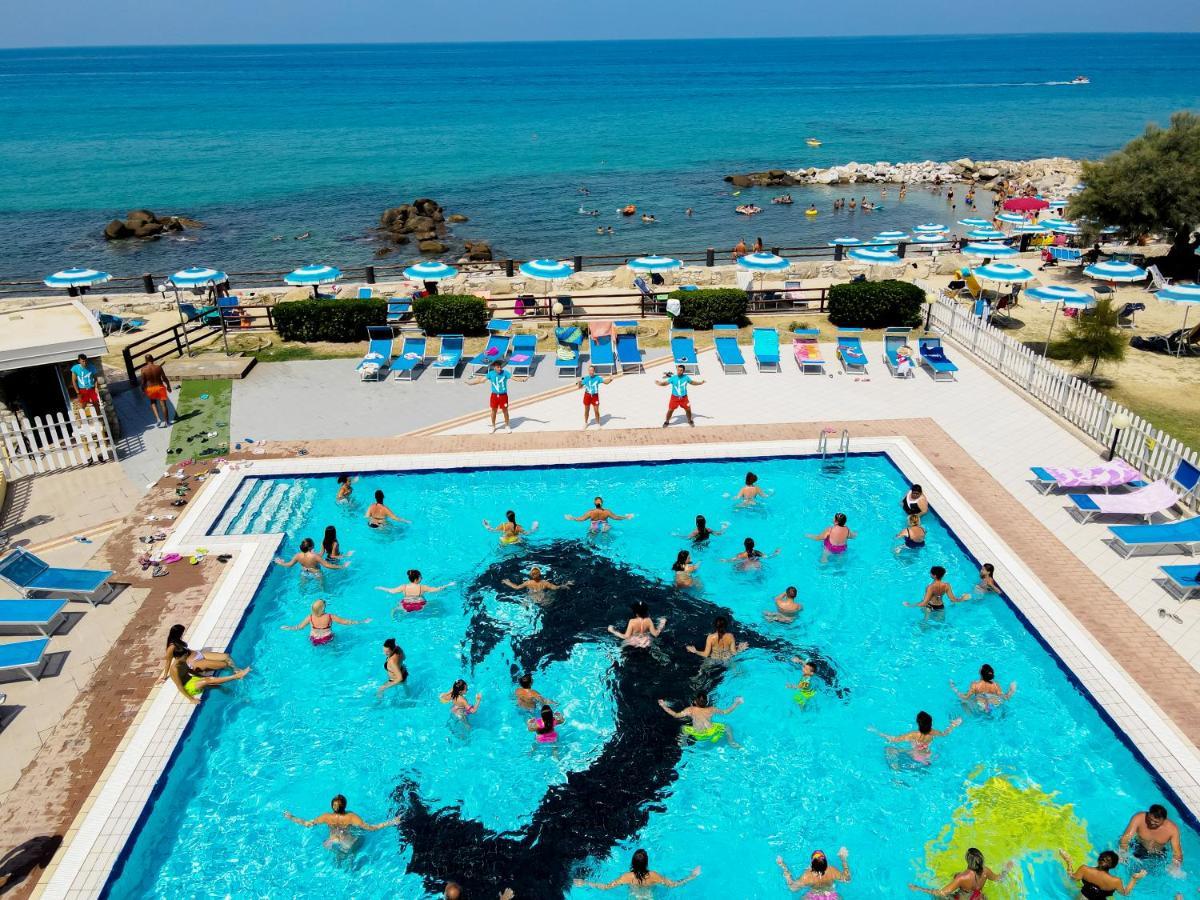 Villaggio Torre Ruffa Robinson Capo Vaticano Exterior foto